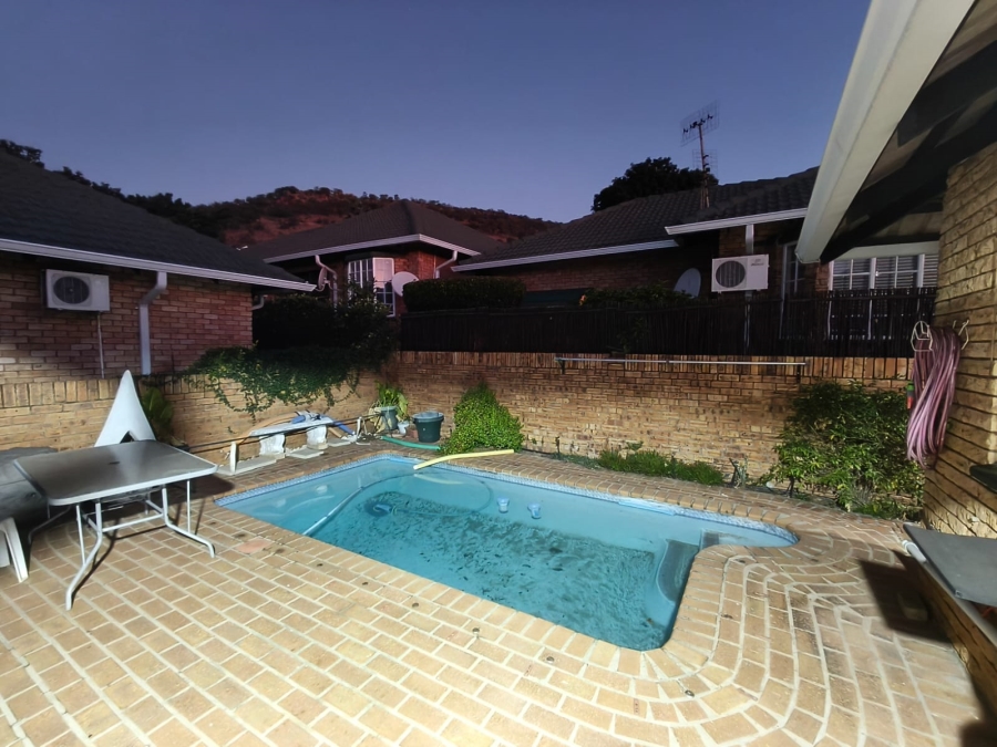 3 Bedroom Property for Sale in Boschdal North West